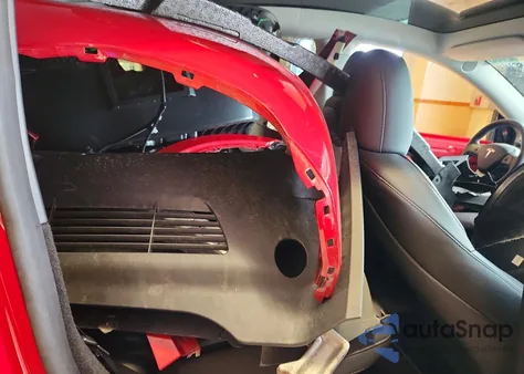 2023 Tesla Model Y z USA, uszkodzony, nr VIN 7SAYGDEE0PF872204